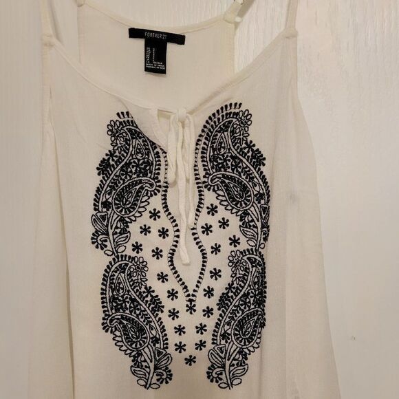 BRAND NEW FOREVER 21 SLEEVELESS WOMEN'S BLOUSE - Picture 2 of 16